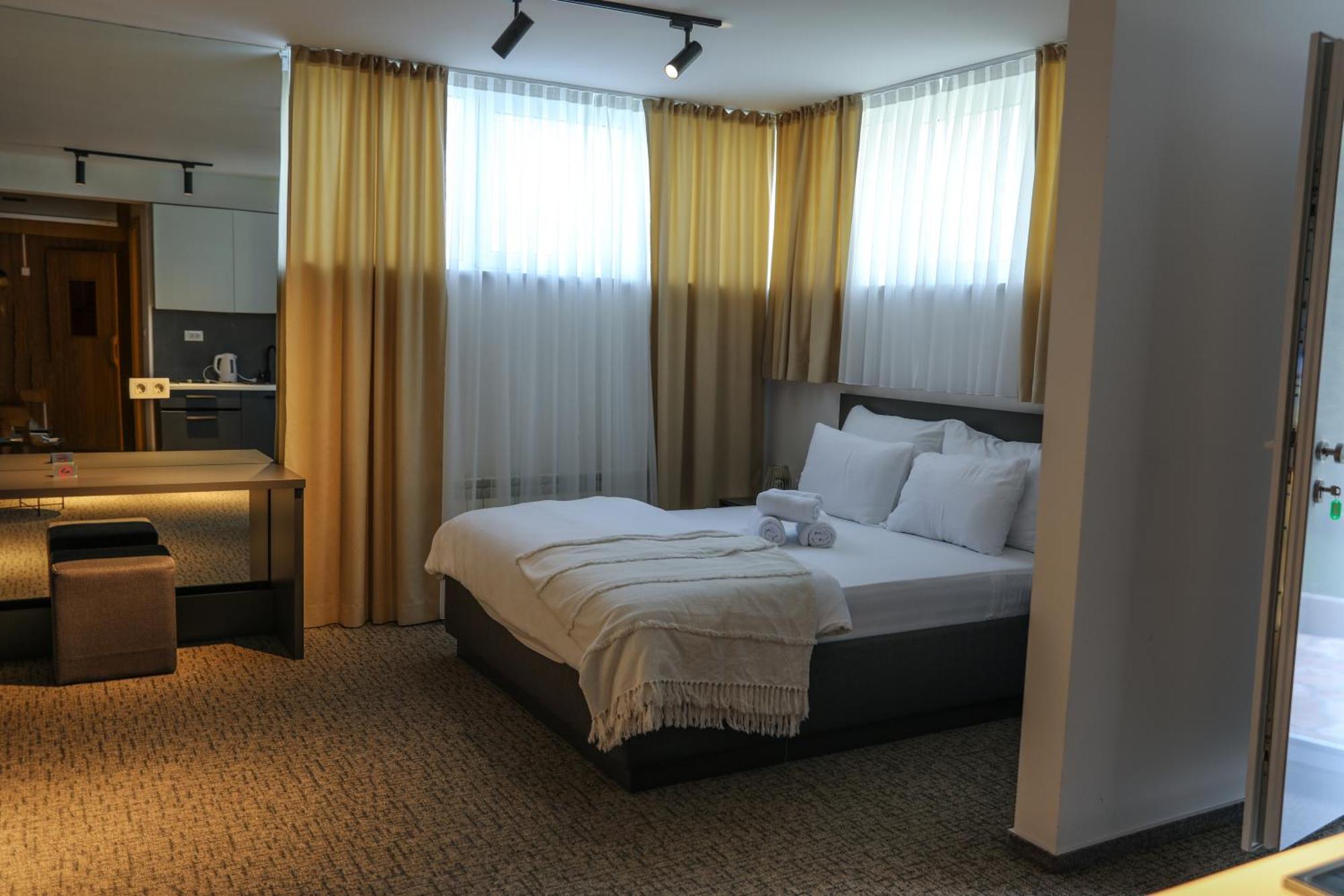 Studio Apartments Visit Point Сараєво Екстер'єр фото