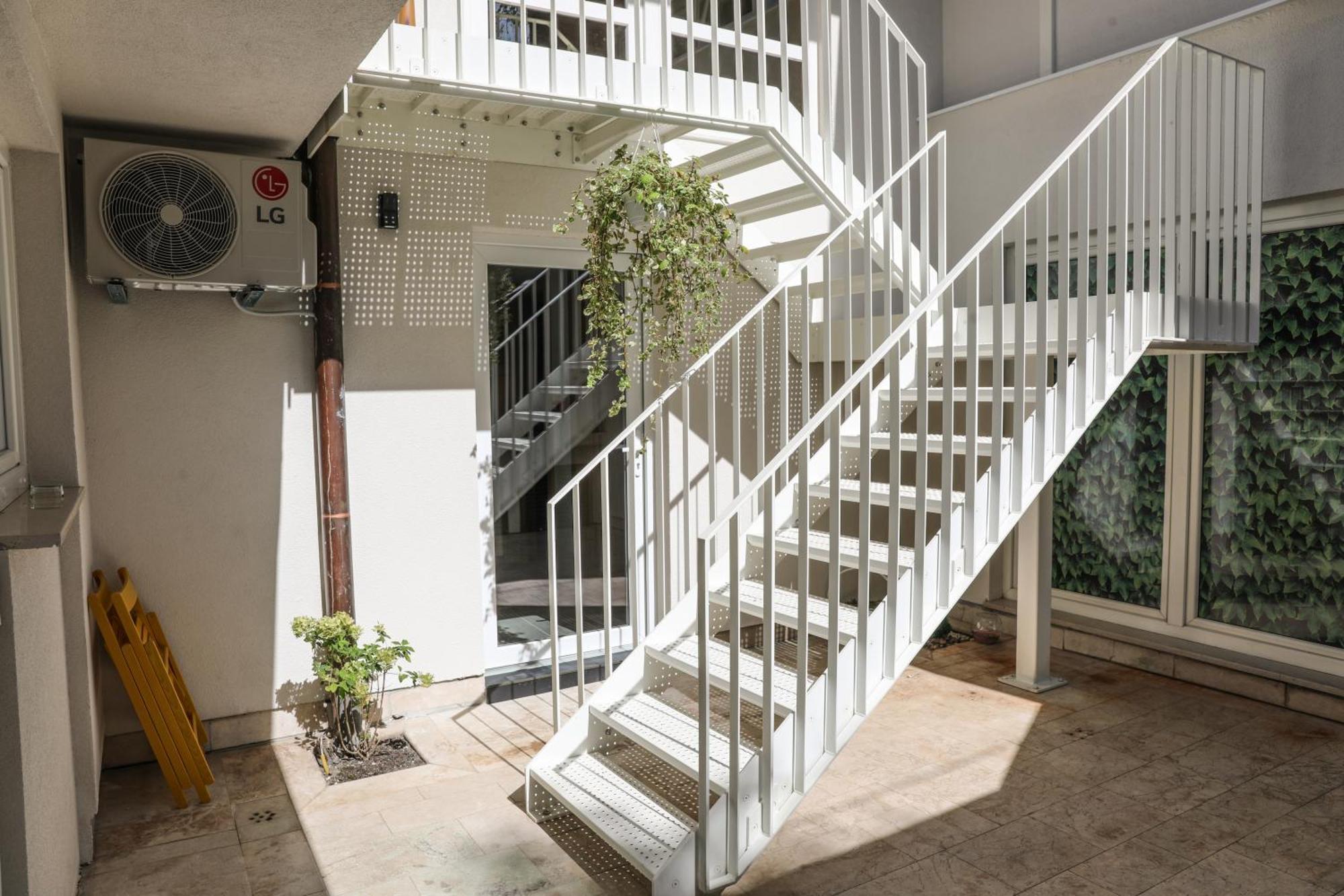 Studio Apartments Visit Point Сараєво Екстер'єр фото