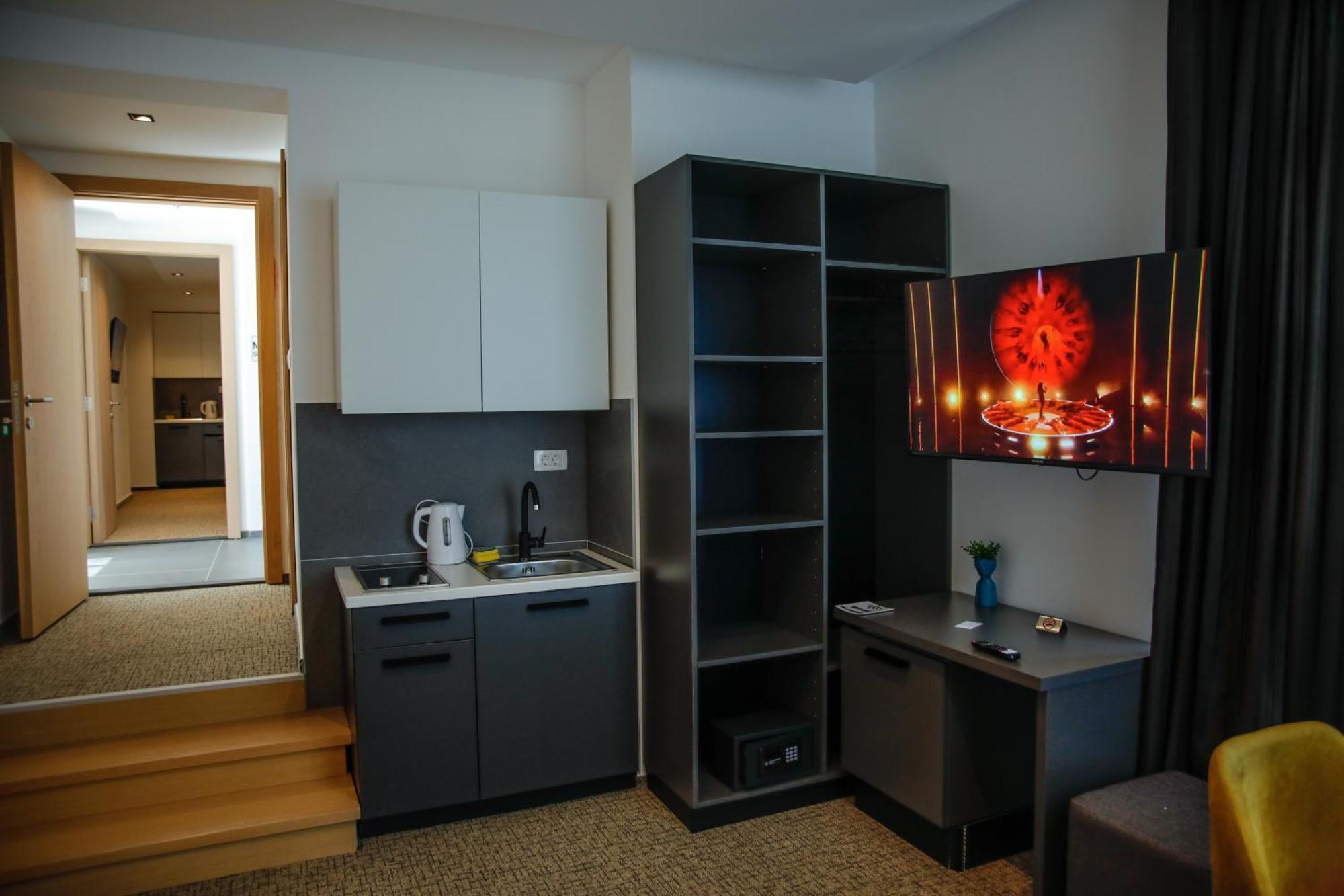Studio Apartments Visit Point Сараєво Екстер'єр фото
